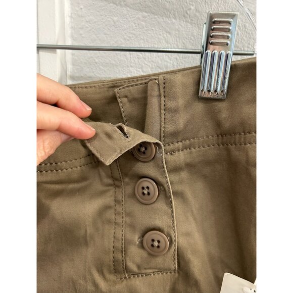 Bay Studio Womens Khaki Cropped Pants Size 10 Button Details Pockets - Picture 4 of 9